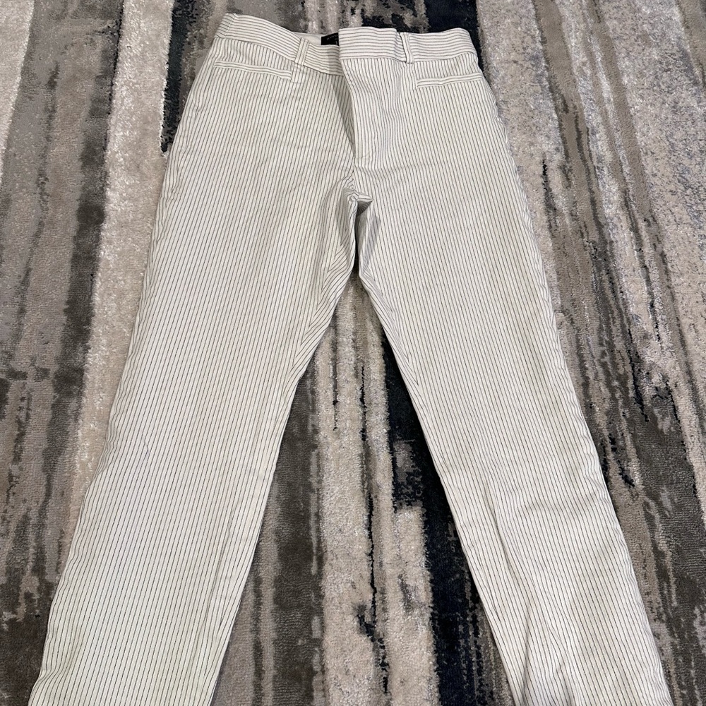 Banana Republic women’s bottom. Like new.